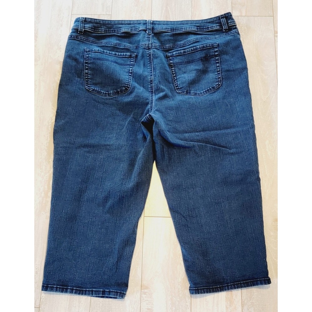 Chico's 3 So Slimming Capri Jeans Med Wash Blue Denim XL 16 Wide Leg - Picture 5 of 9